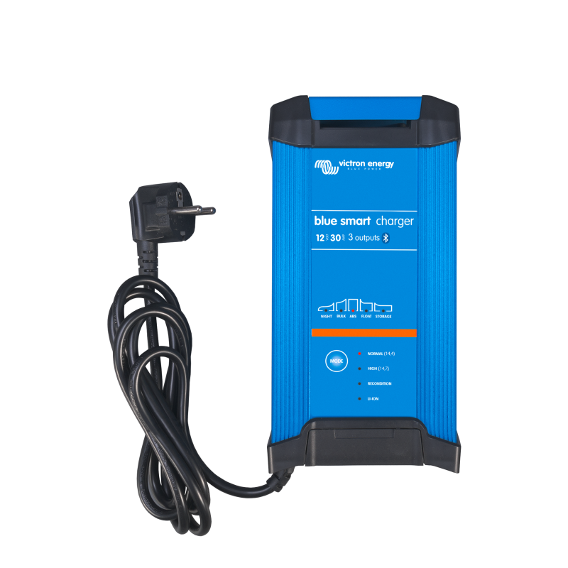 Blue Smart IP22 Charger 12/30(3) 230V CEE 7/7